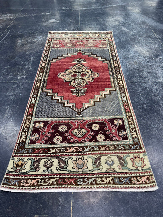Turkish Vintage Rug 2'6" x 5'9" #24571