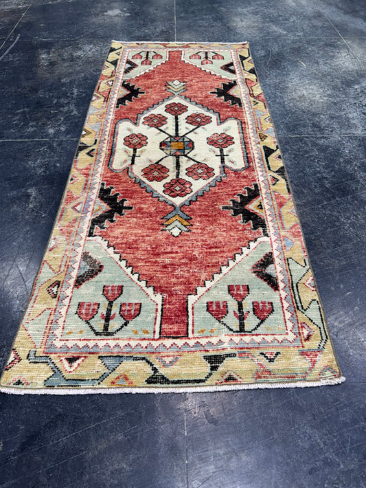 Turkish Vintage Rug 2'5" x 5'9" #24565