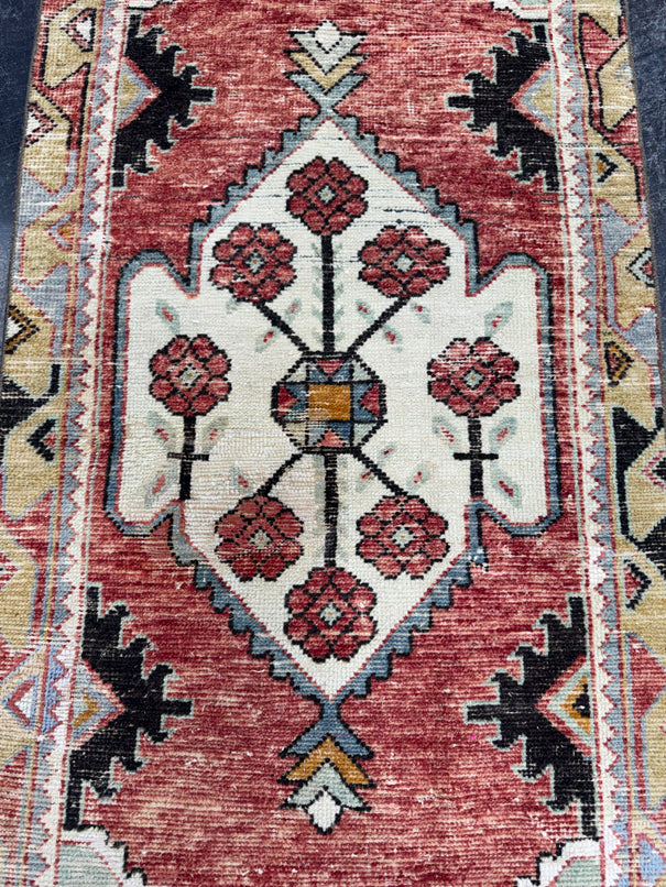 Turkish Vintage Rug 2'5" x 5'9" #24565