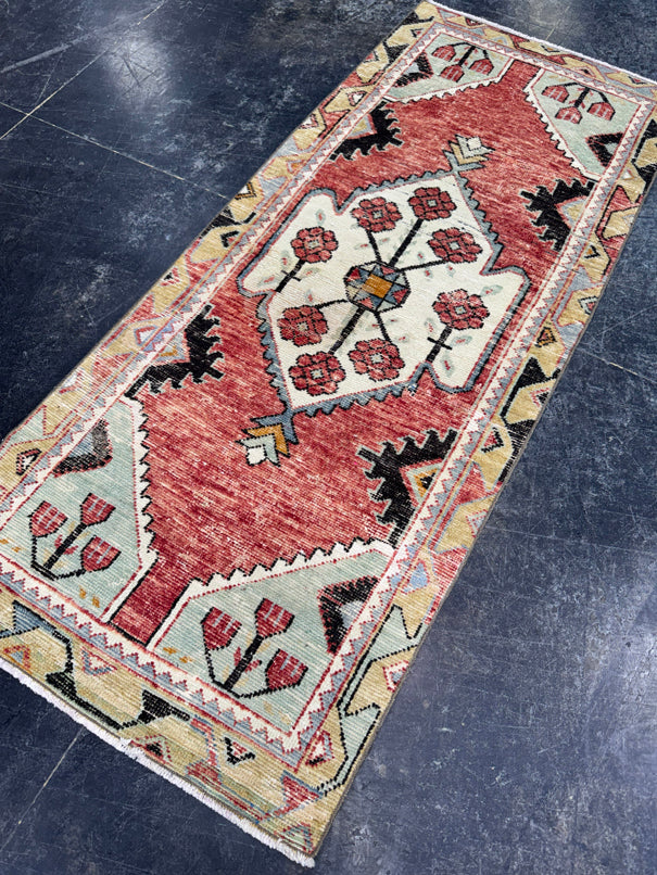 Turkish Vintage Rug 2'5" x 5'9" #24565