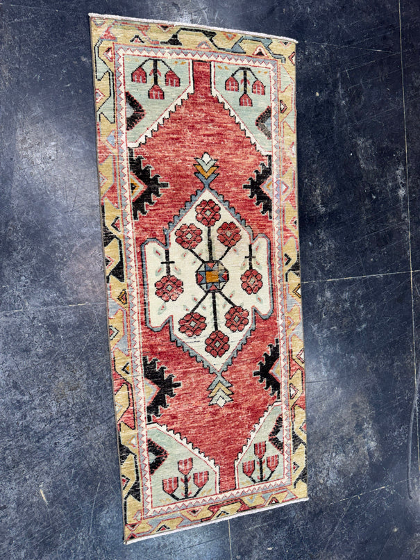 Turkish Vintage Rug 2'5" x 5'9" #24565