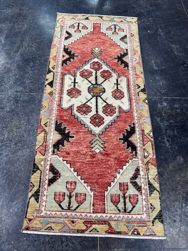 Turkish Vintage Rug 2'5" x 5'9" #24565