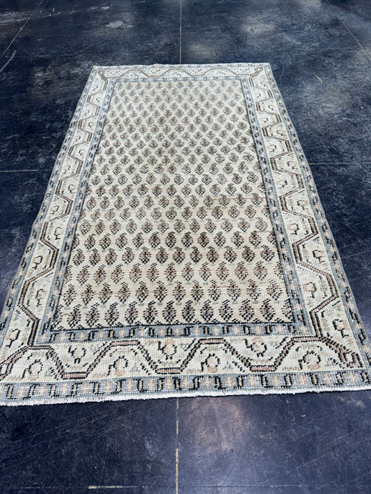 Turkish Vintage Rug 2'10" x 5' #24548