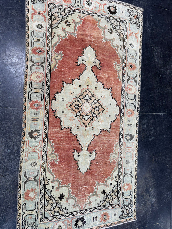 Turkish Vintage Rug 2'11" x 5'7" #24617