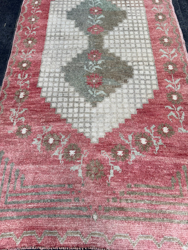Turkish Vintage Rug 2'10'' x 6'4'' #24894