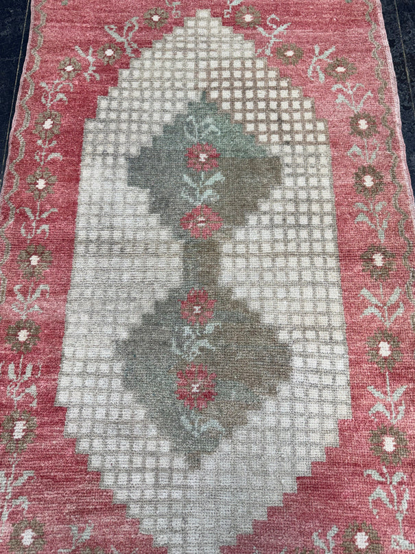 Turkish Vintage Rug 2'10'' x 6'4'' #24894