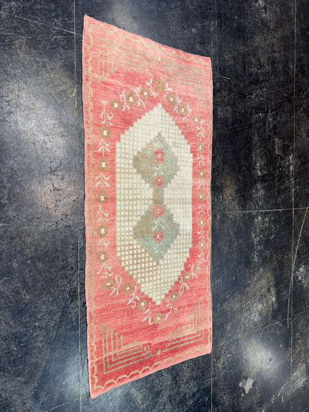 Turkish Vintage Rug 2'10'' x 6'4'' #24894