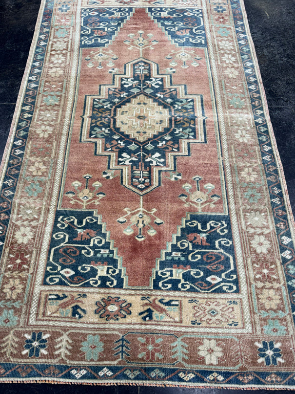 Turkish Vintage Rug 3'4'' x 5'11'' #24873