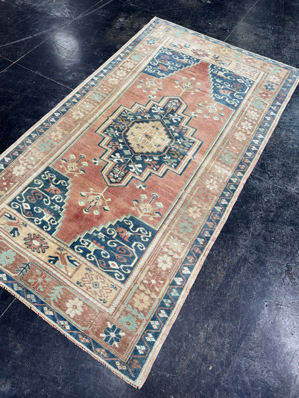 Turkish Vintage Rug 3'4'' x 5'11'' #24873
