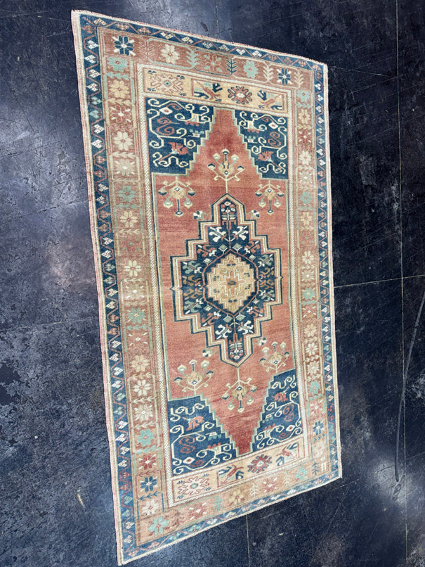Turkish Vintage Rug 3'4'' x 5'11'' #24873