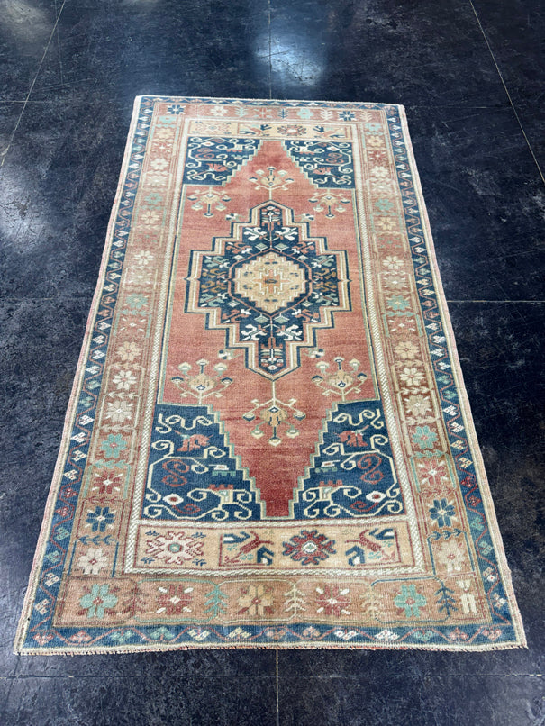 Turkish Vintage Rug 3'4'' x 5'11'' #24873