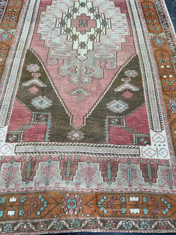 Turkish Vintage Rug 4'6'' x 8'7'' #24874