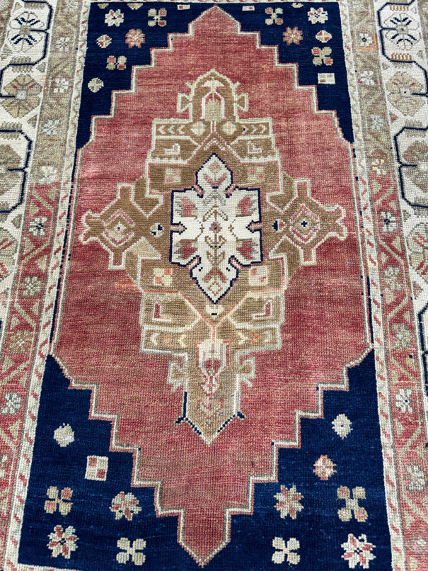 Turkish Vintage Rug 4' x 7'5'' #24875
