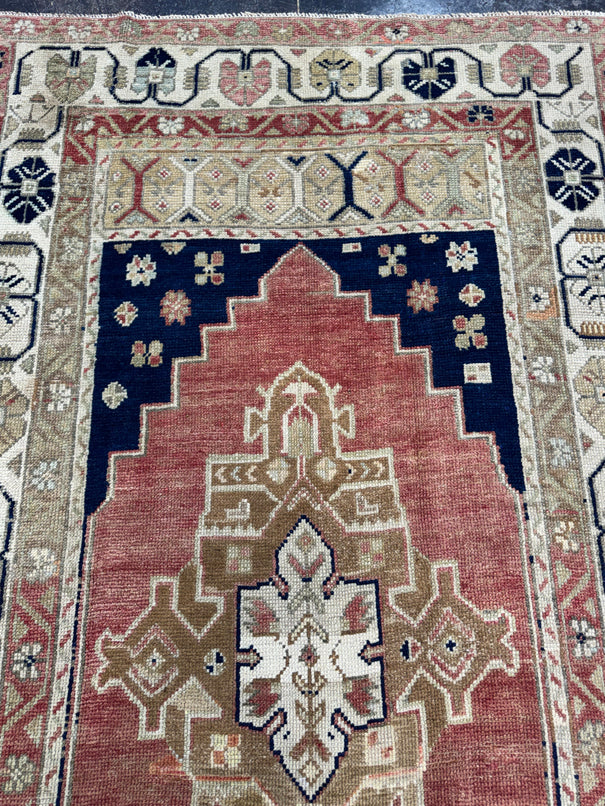 Turkish Vintage Rug 4' x 7'5'' #24875