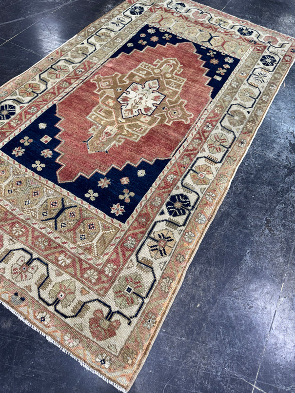 Turkish Vintage Rug 4' x 7'5'' #24875