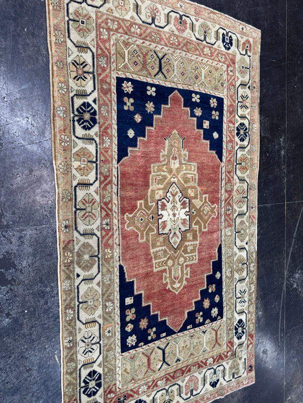 Turkish Vintage Rug 4' x 7'5'' #24875
