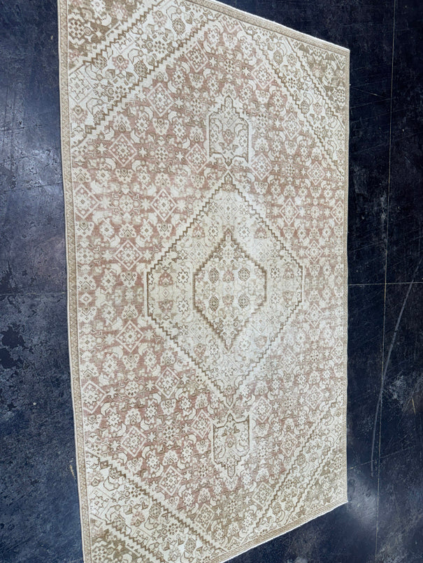 Turkish Vintage Rug 4'2'' x 7'2'' #24871