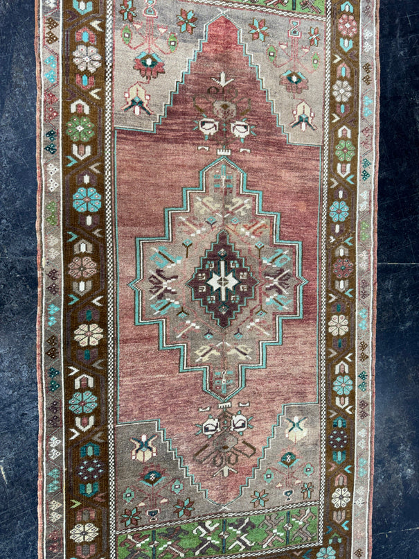 Turkish Vintage Rug 3'5'' x 7' #24852