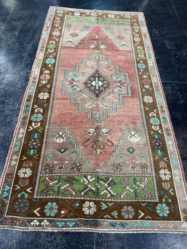 Turkish Vintage Rug 3'5'' x 7' #24852