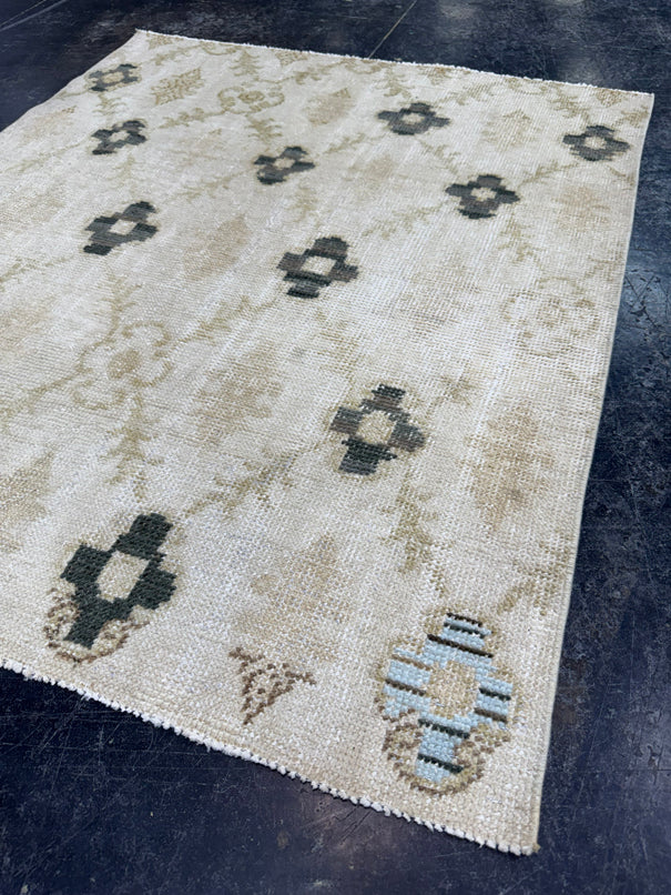 Turkish Vintage Rug 3'8'' x 4'4'' #24849