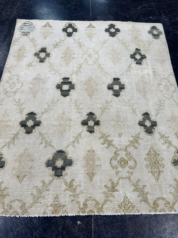 Turkish Vintage Rug 3'8'' x 4'4'' #24849