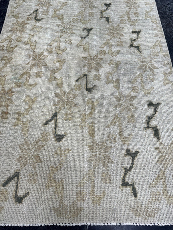 Turkish Vintage Rug 2'11'' x 4'6'' #24850