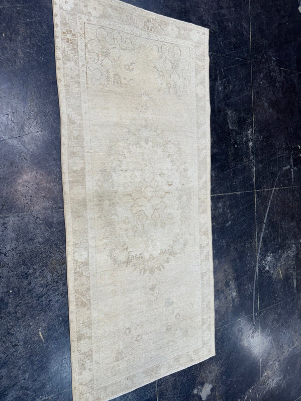 Turkish Vintage Rug 3'2'' x 7'1'' #24851
