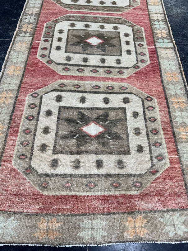 Turkish Vintage Rug 3'1'' x 6'5'' #24846