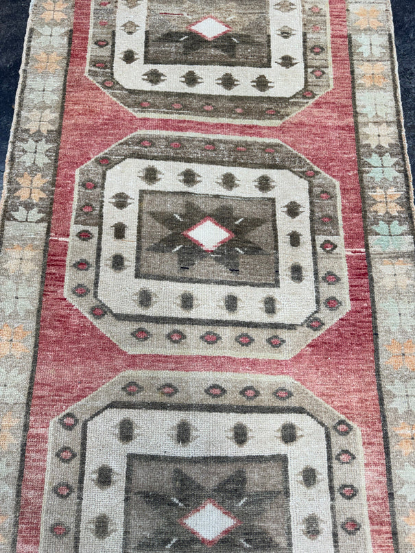 Turkish Vintage Rug 3'1'' x 6'5'' #24846