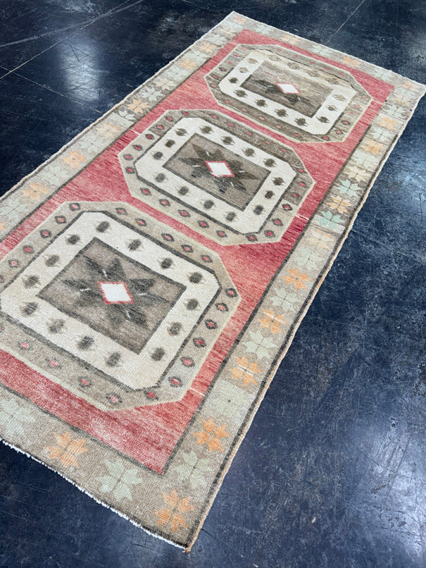 Turkish Vintage Rug 3'1'' x 6'5'' #24846