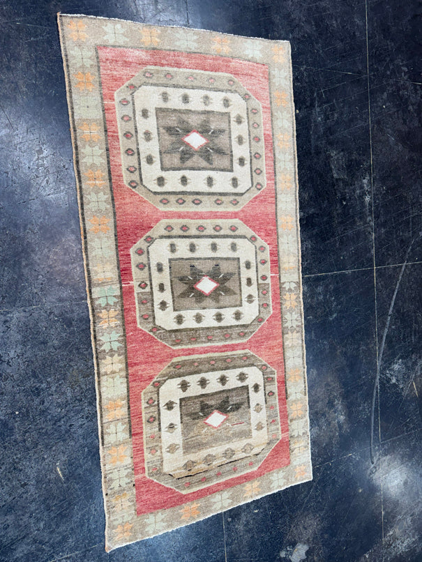 Turkish Vintage Rug 3'1'' x 6'5'' #24846