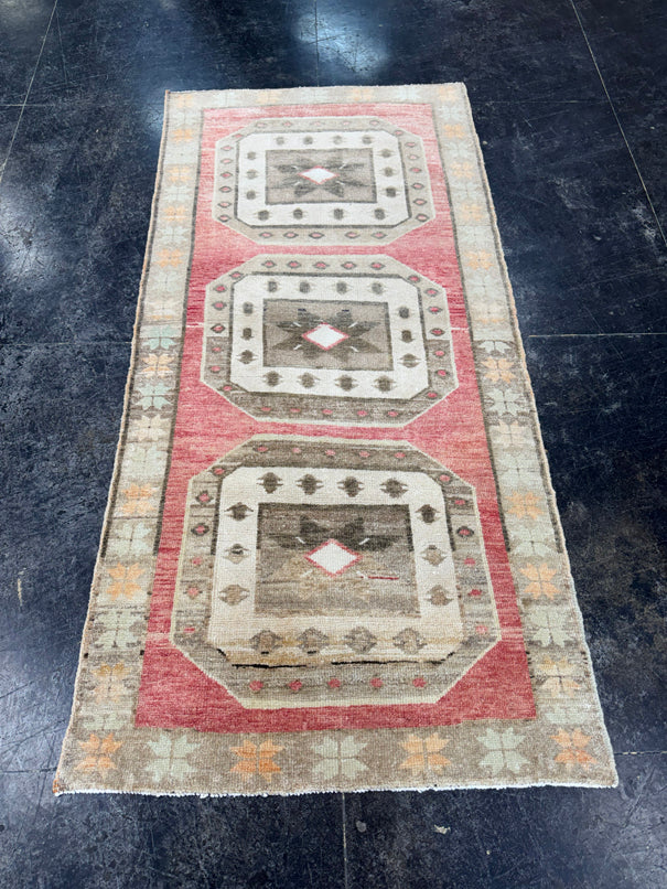 Turkish Vintage Rug 3'1'' x 6'5'' #24846