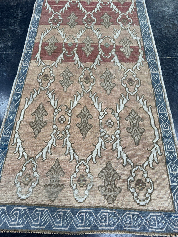 Turkish Vintage Rug 2'6'' x 5'4'' #24848