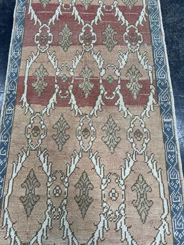 Turkish Vintage Rug 2'6'' x 5'4'' #24848