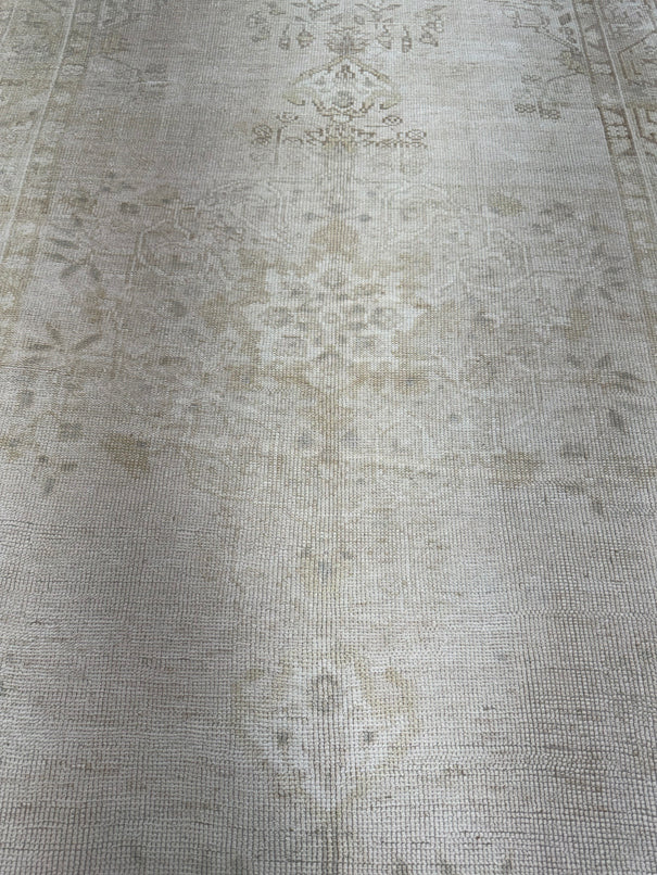 Turkish Vintage Rug 4'9'' x 8'10'' #24845