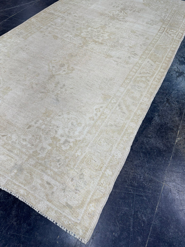 Turkish Vintage Rug 4'9'' x 8'10'' #24845