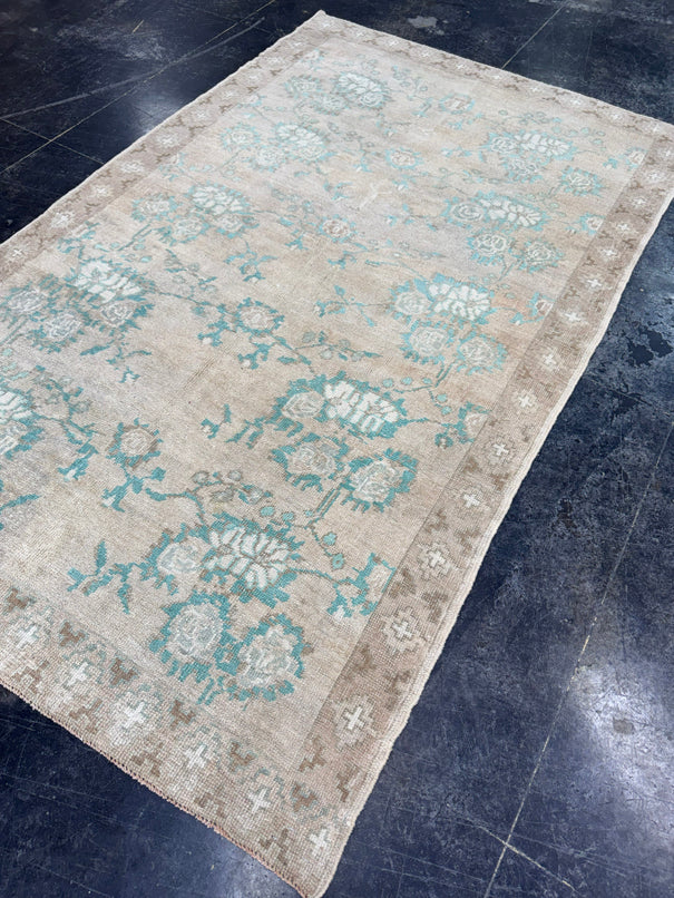 Turkish Vintage Rug 4'8'' x 7'7'' #24844