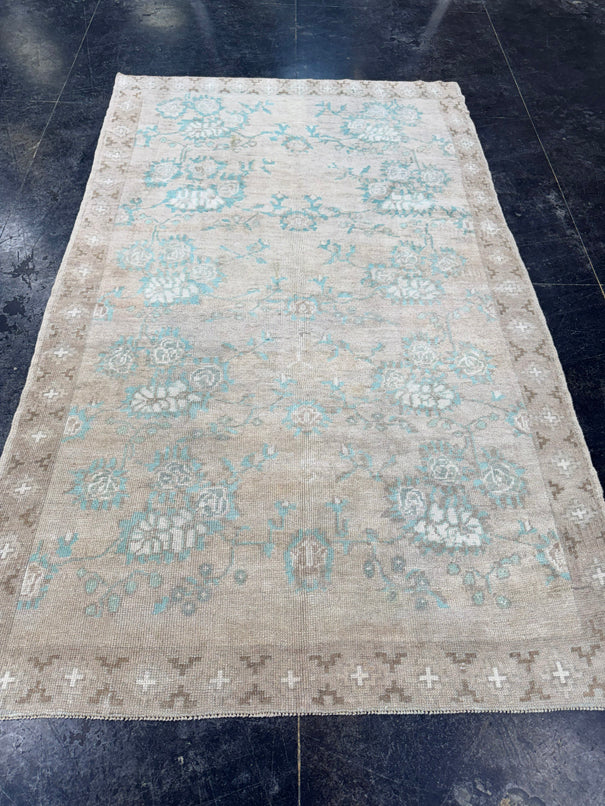 Turkish Vintage Rug 4'8'' x 7'7'' #24844