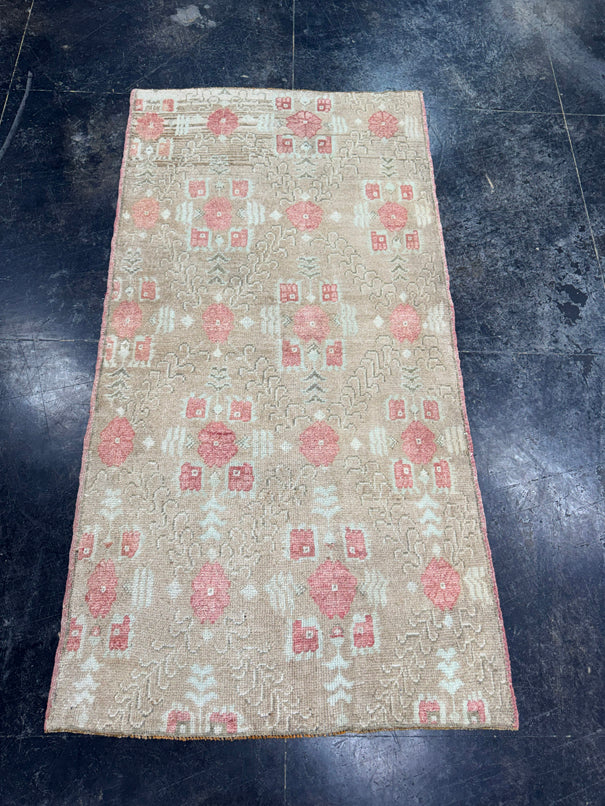 Turkish Vintage Rug 3'2'' x 6'2'' #24841