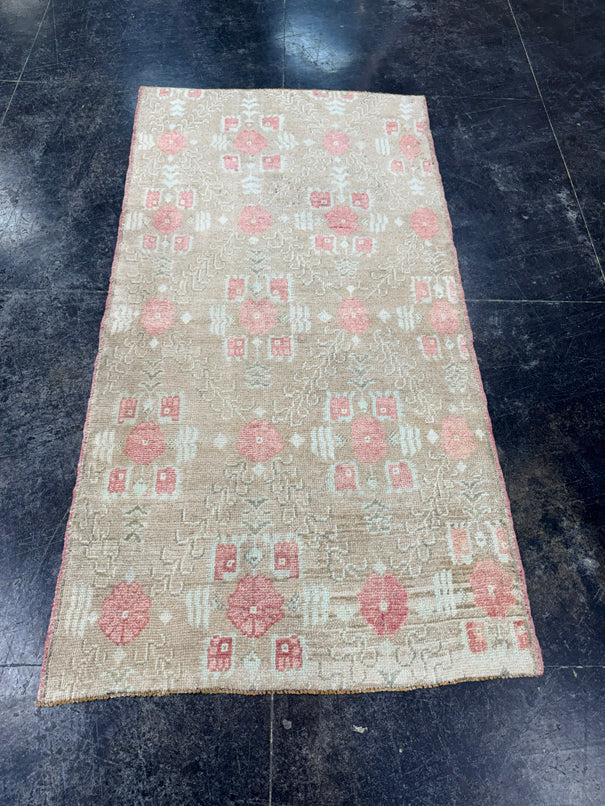 Turkish Vintage Rug 3'2'' x 6'2'' #24841
