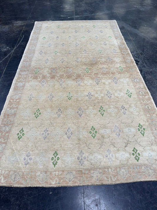 Turkish Vintage Rug 5' x 9'4'' #24833