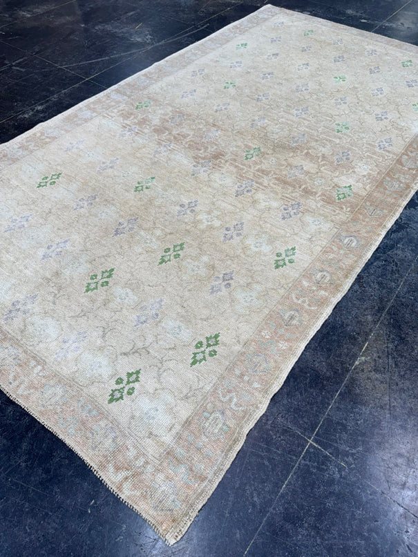 Turkish Vintage Rug 5' x 9'4'' #24833