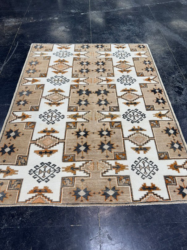 Turkish Vintage Rug 4'7'' x 5'9'' #24832