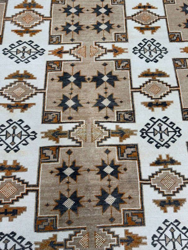 Turkish Vintage Rug 4'7'' x 5'9'' #24832