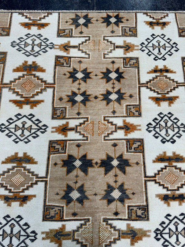 Turkish Vintage Rug 4'7'' x 5'9'' #24832