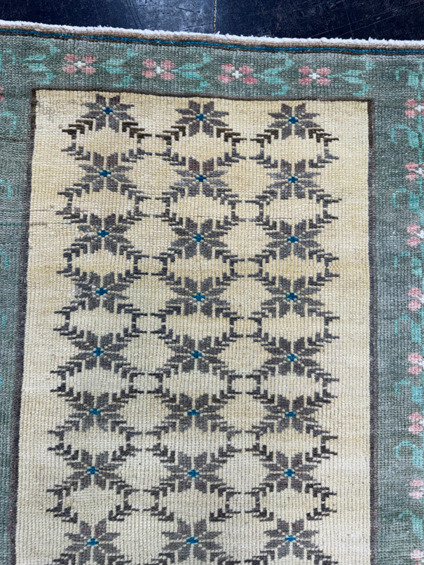Turkish Vintage Rug 2'5'' x 3'3'' #24828