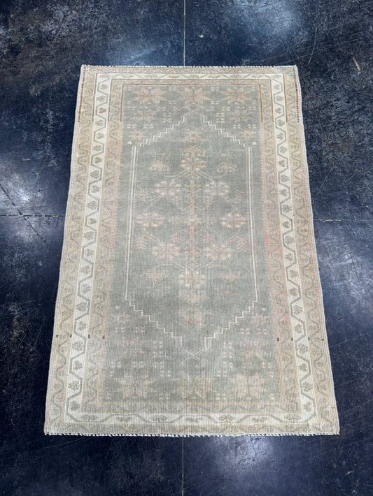 Turkish Vintage Rug 2'6'' x 3'10'' #24829