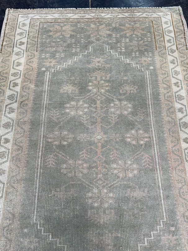 Turkish Vintage Rug 2'6'' x 3'10'' #24829