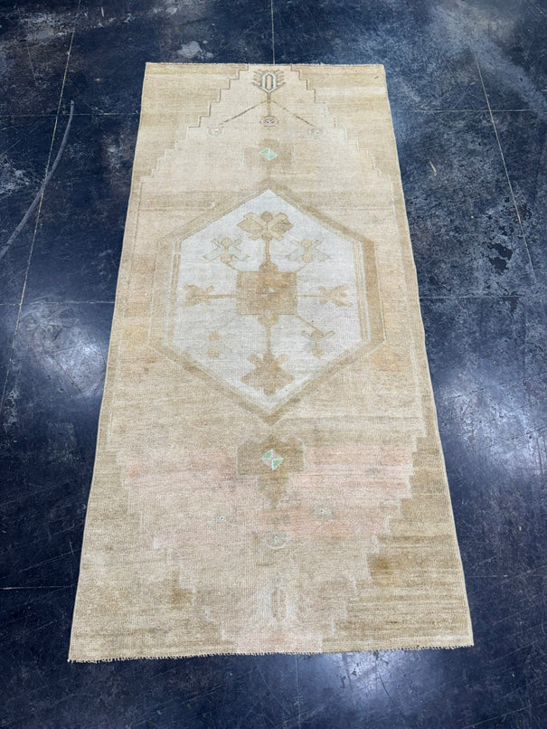 Turkish Vintage Rug 3'6'' x 7'7'' #24837