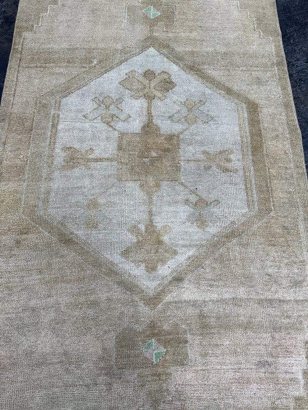 Turkish Vintage Rug 3'6'' x 7'7'' #24837